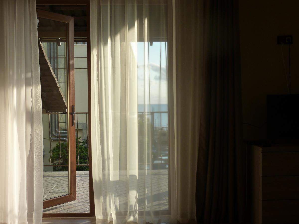 Guest House Letto Gagra Exterior photo