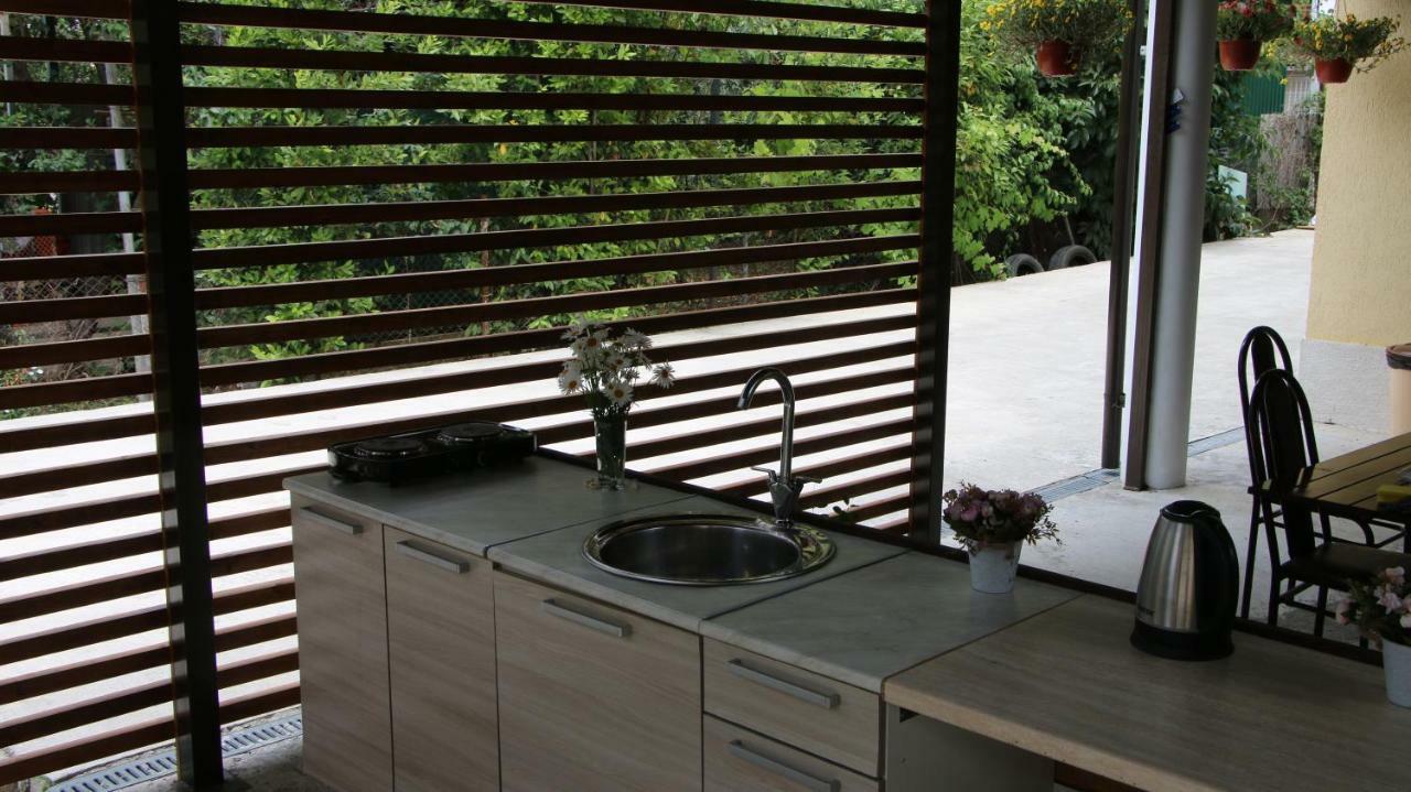 Guest House Letto Gagra Exterior photo